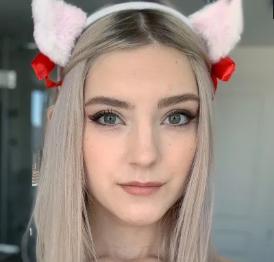 Eva Elfie