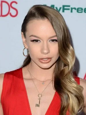 Naomi Swann portrait