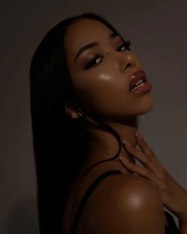 Lia Lin portrait