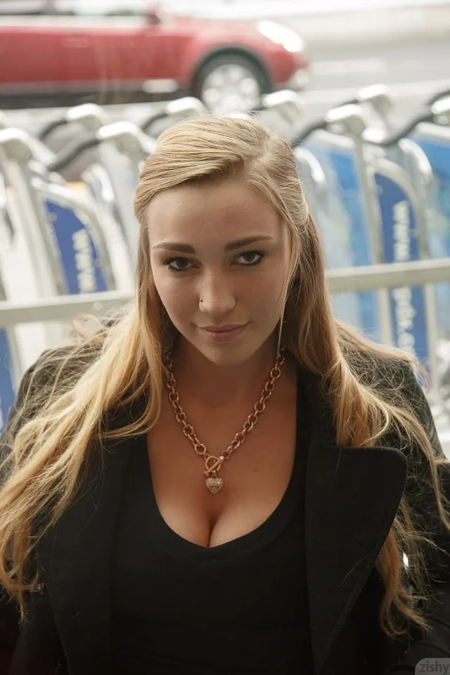 Kendra Sunderland